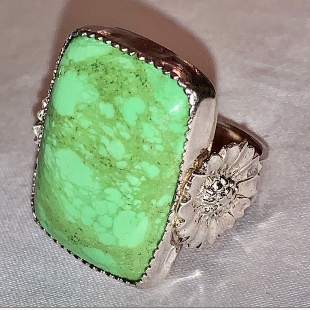 Pure Royston Green Turquoise, worn by beautiful women all over the world. - Picture 9 of 16